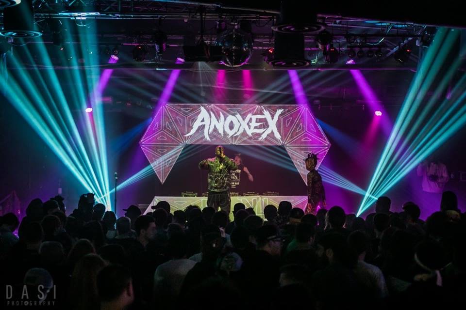 Projection mapped stage