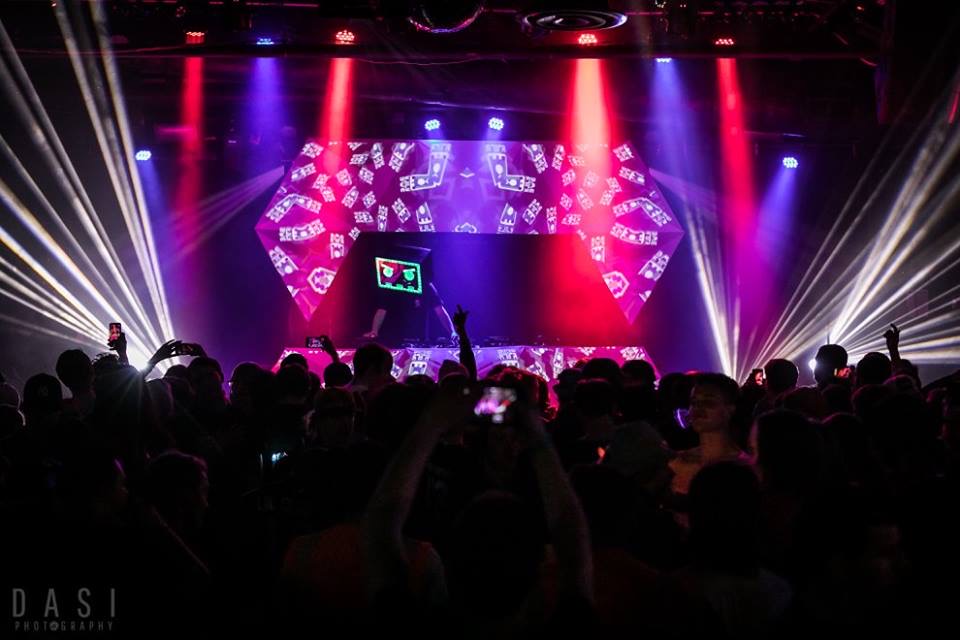 Live visual performance