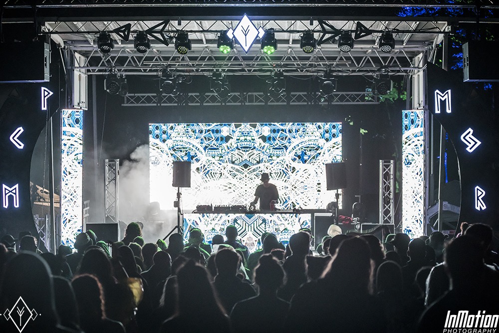 Yonderville 2019 stage